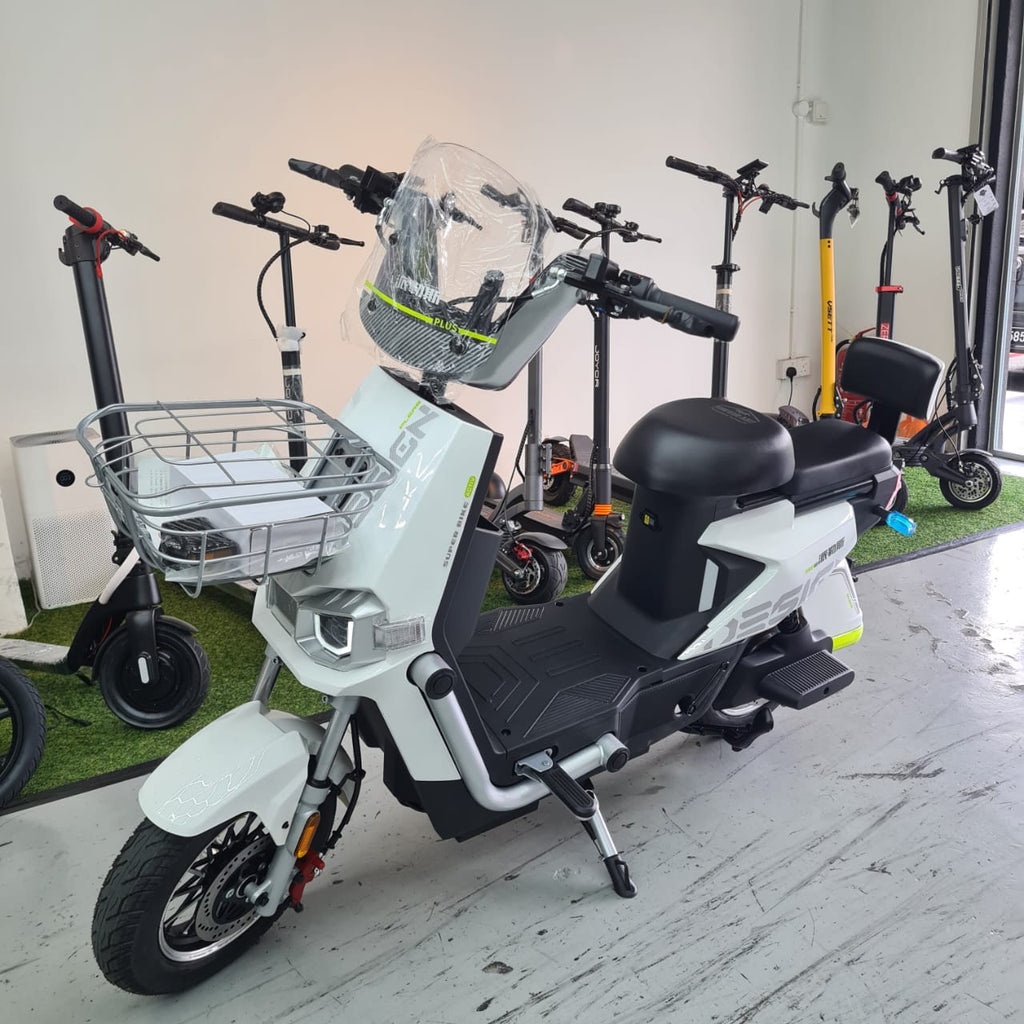 PLERS AK ~ 72V 20Ah, 1800W Peak, 80km, 45kmh, Hydraulic Brake, 14" Tubeless, Dual Suspension, Remote Alarm, LED Signal, NFC Lock