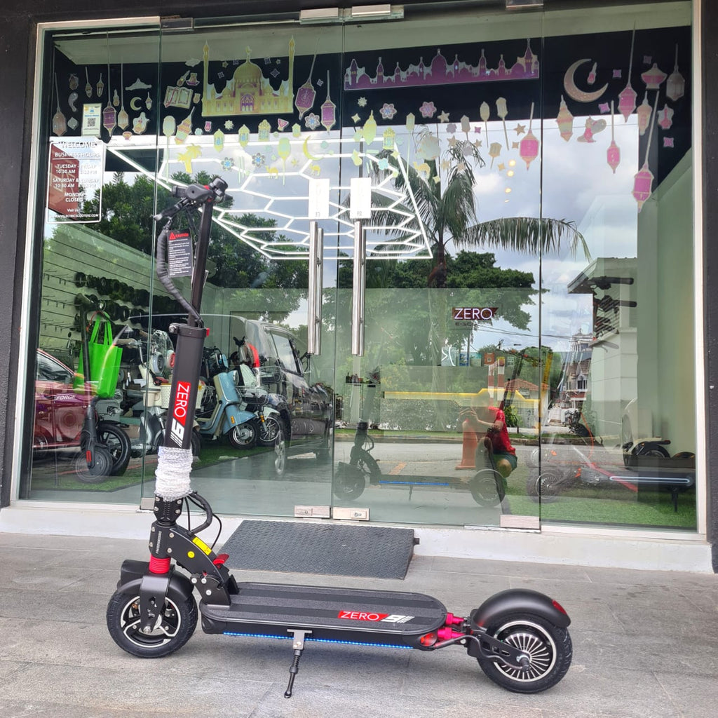Black Zero 9 48V escooter local PJ shop  side view