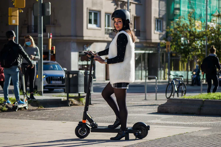 JOYOR F1 Lightest Scooter - 36V, 700W Peak, 30kmh, 25km, Front & Rear LED, Front Suspension, Foldable & Adjustable Handle